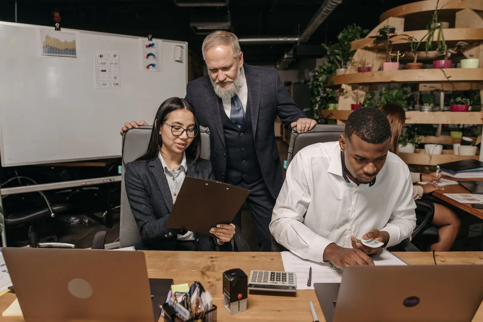 Assurez la Conformité de Votre Création d'Entreprise avec l'Expert-Comptable à Marseille